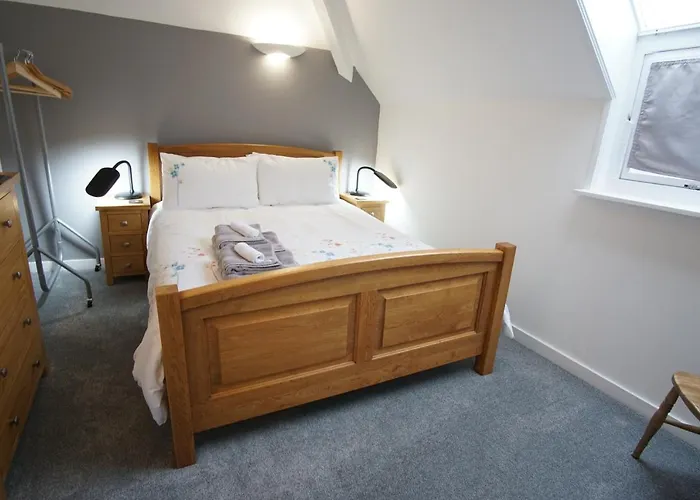 Stunning Central Exeter Apartment With Balcony And Fantastic View